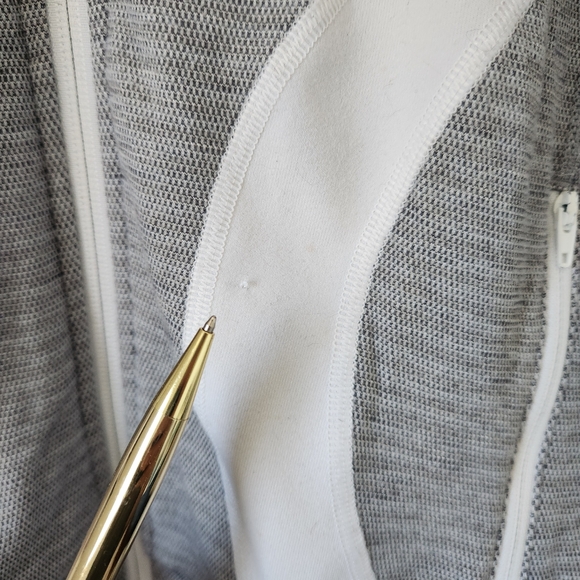 Lululemon In Stride Jacket Gray with White Logo Size 4 - Picture 5 of 9